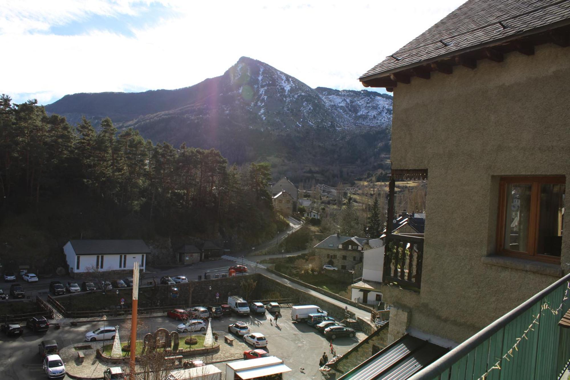 El Balcon Del Garmo Villa Sallent De Gallego Luaran gambar