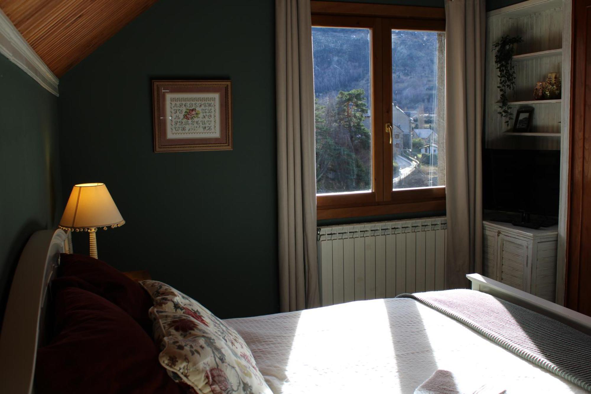 El Balcon Del Garmo Villa Sallent De Gallego Luaran gambar