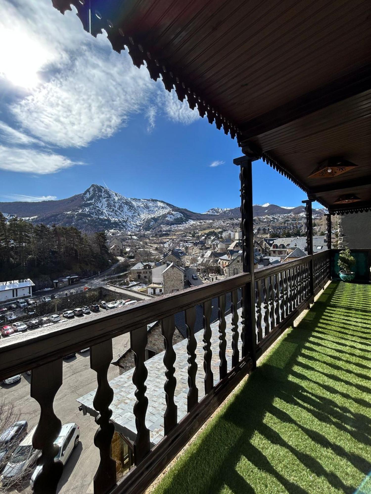 El Balcon Del Garmo Villa Sallent De Gallego Luaran gambar